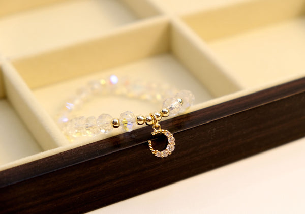 Moonlight Goddess- Pearl and Crystal beads bracelet